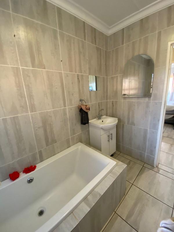 To Let 3 Bedroom Property for Rent in Baillie Park North West